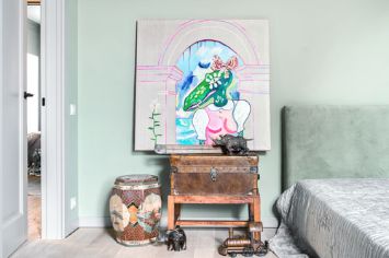 Современное искусство, Валерия Сальникова, крокодил с бантиком